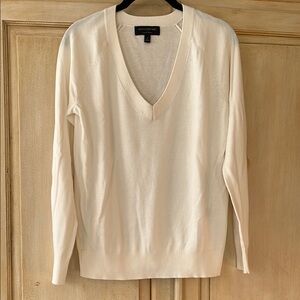 Banana Republic Cream V-Neck Sweater Lightweight Cotton Blend